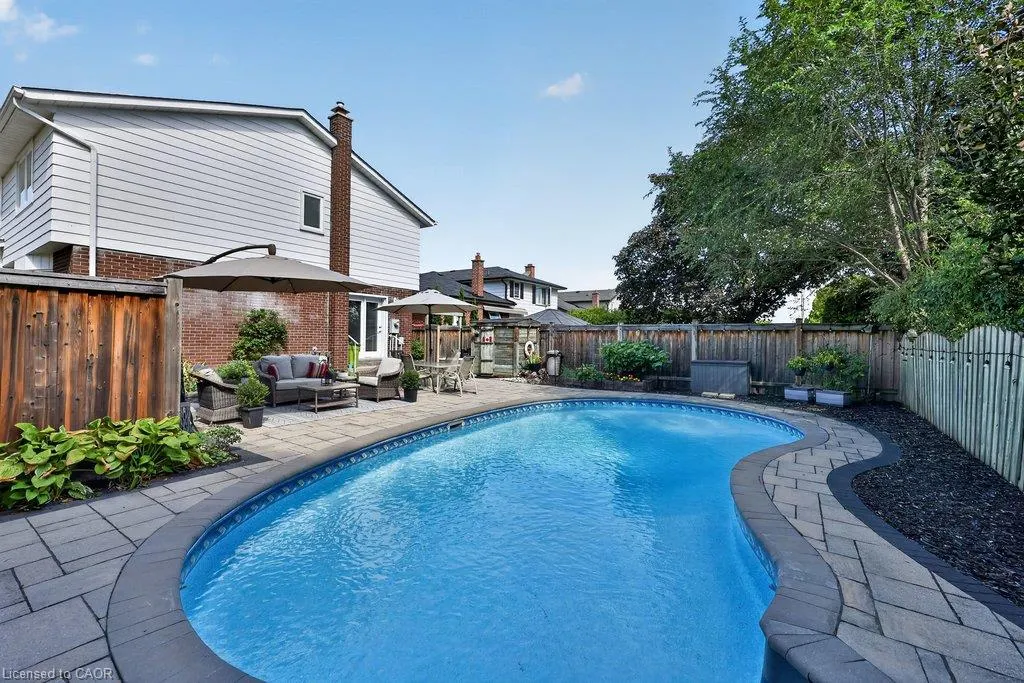 838 Saddle Crescent