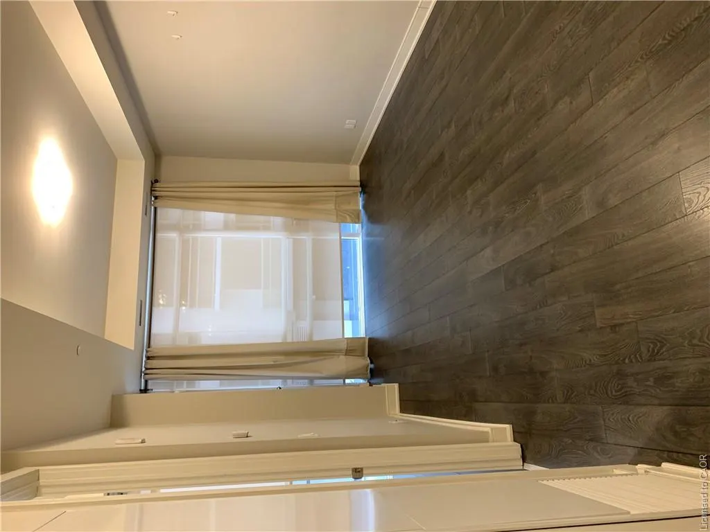 150 Main Street W #411