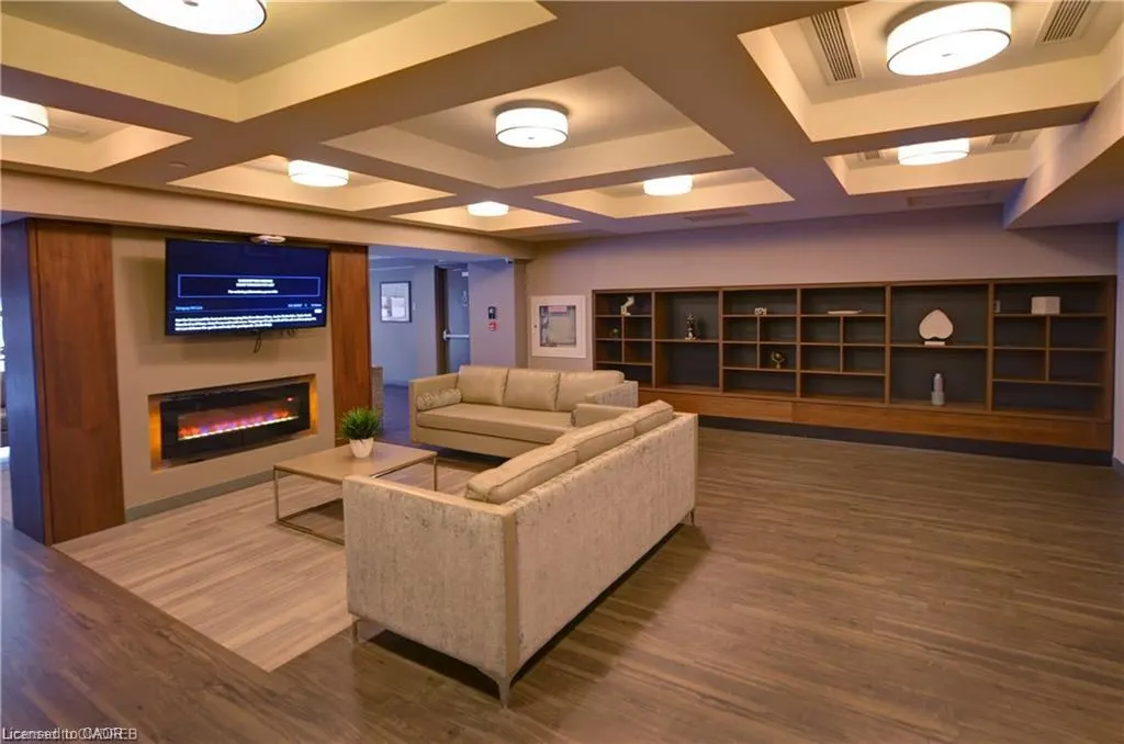 150 Main Street W #411