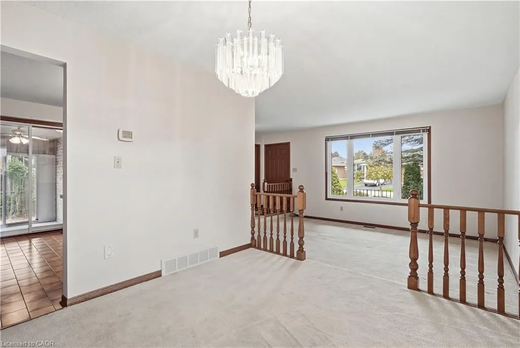 84 Larchwood Circle