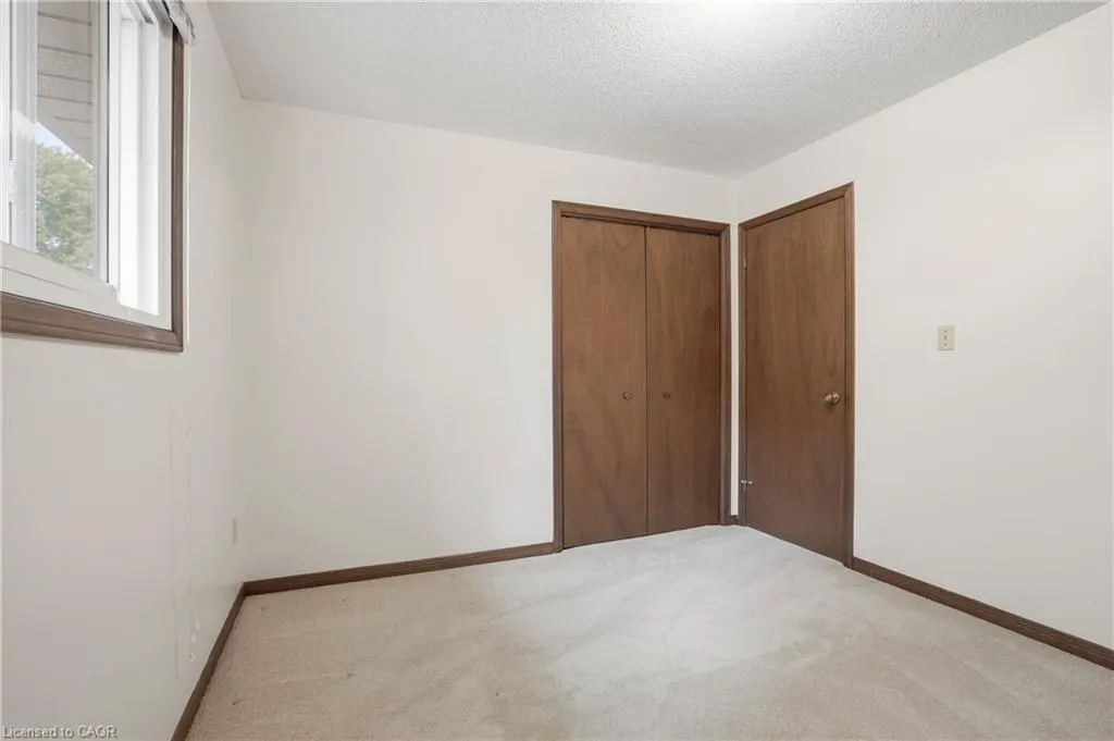 84 Larchwood Circle