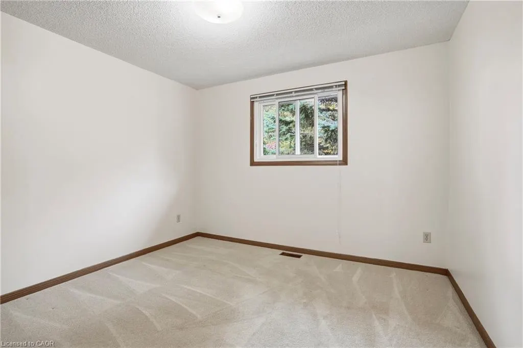 84 Larchwood Circle