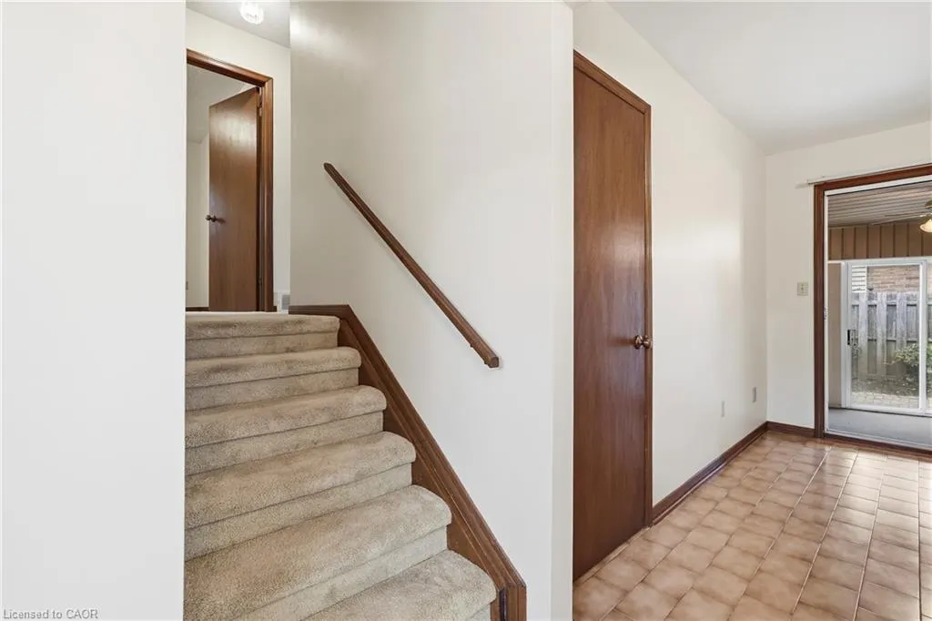 84 Larchwood Circle