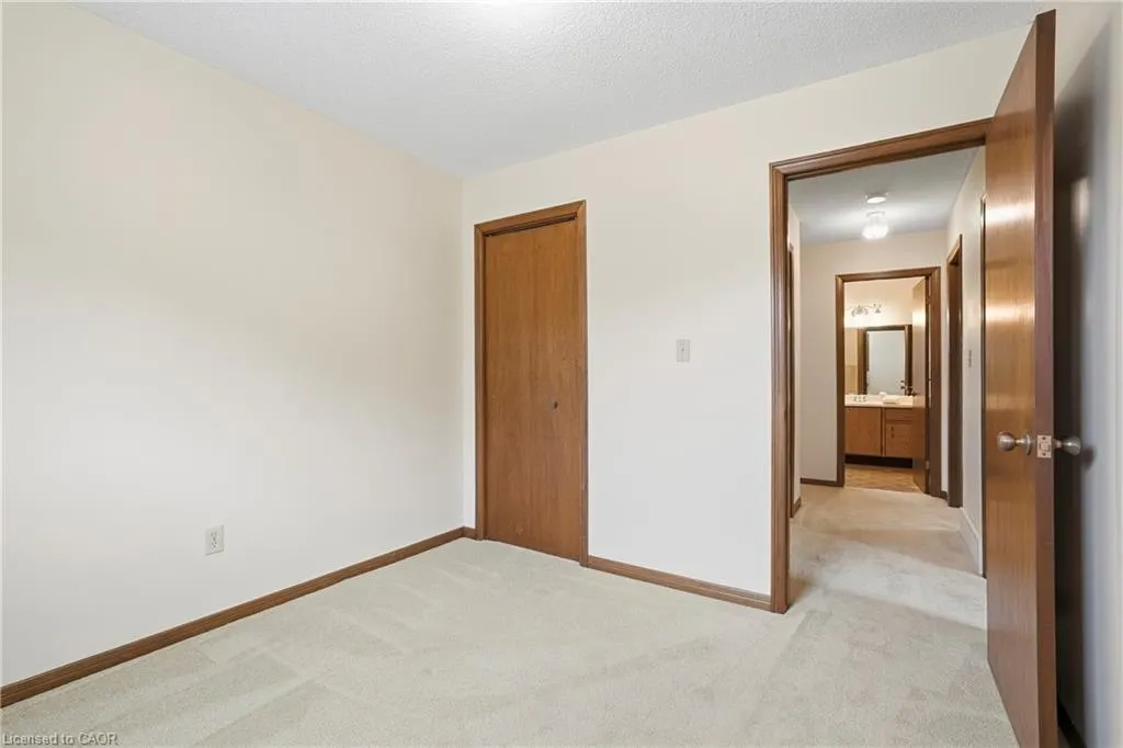 84 Larchwood Circle