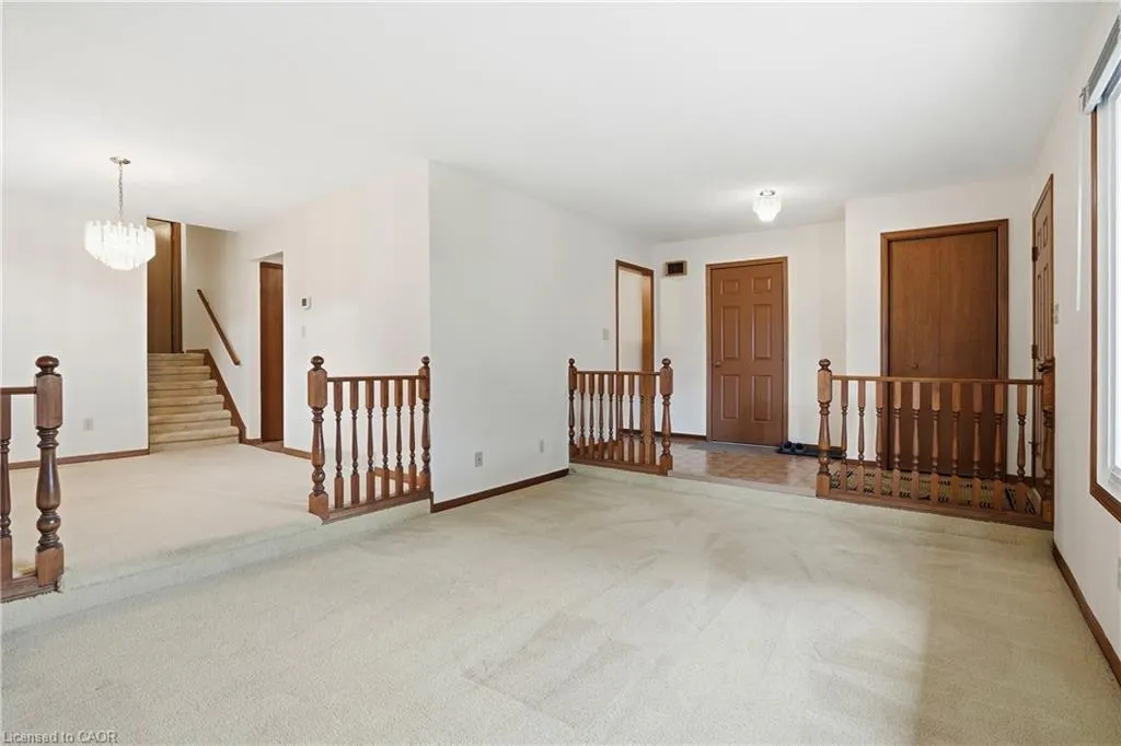 84 Larchwood Circle