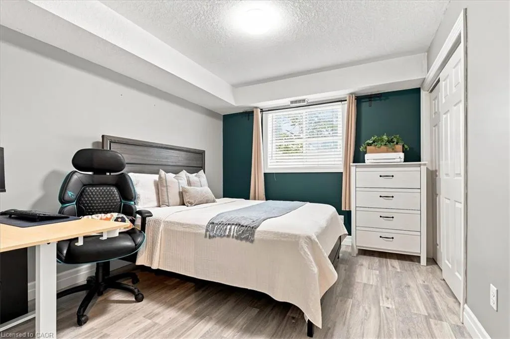 1522 King Street E #403