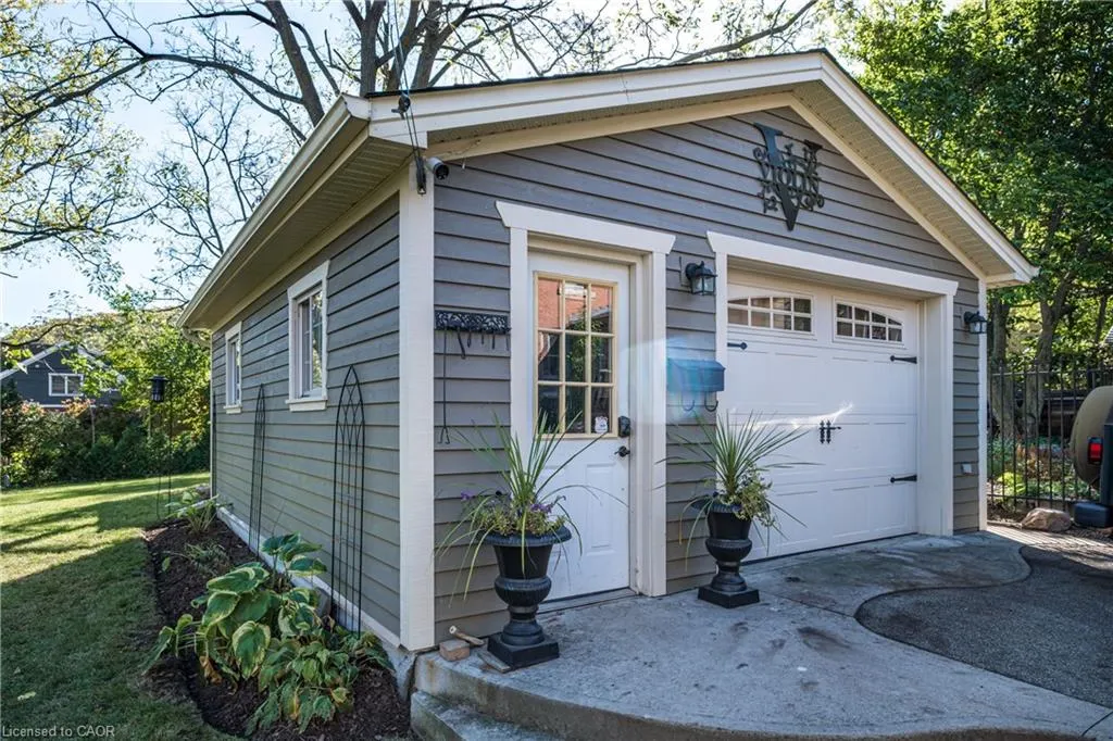 91 Mountain Avenue