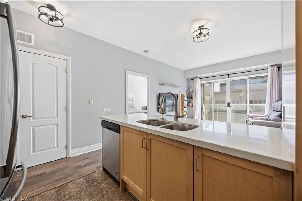 44 Bond Street W #306