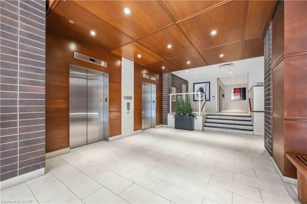 44 Bond Street W #306