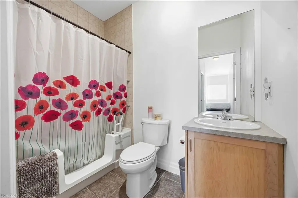 44 Bond Street W #306