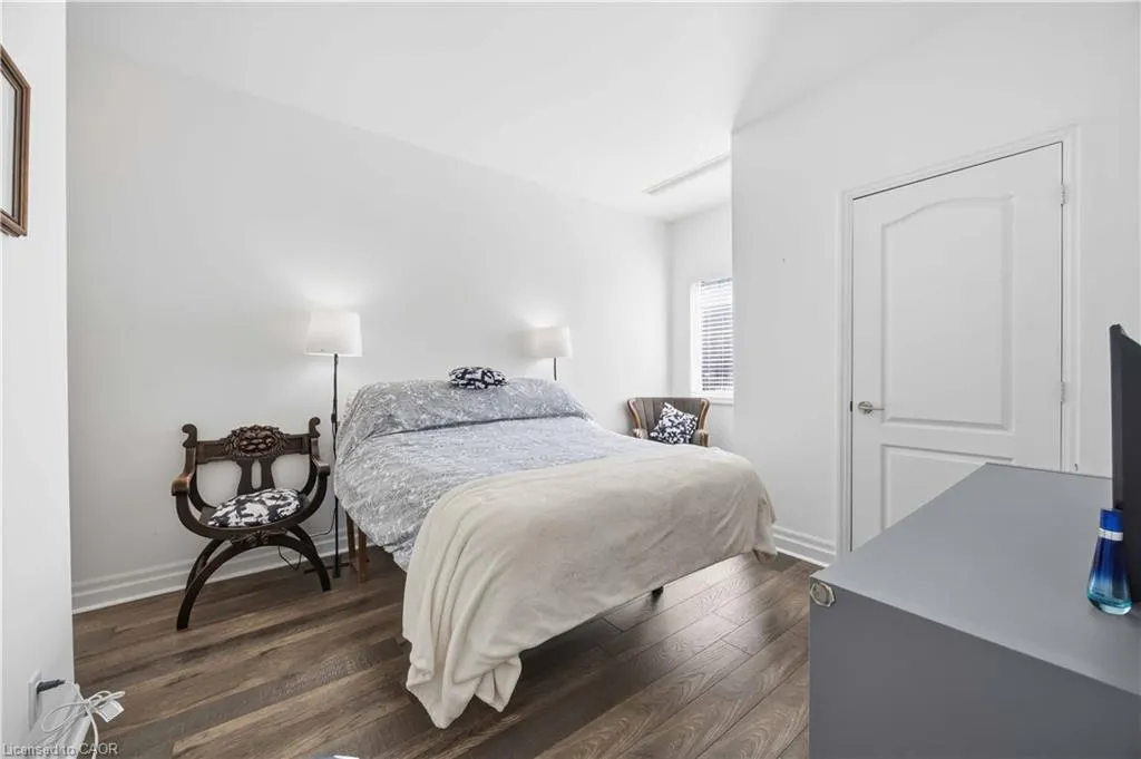 44 Bond Street W #306