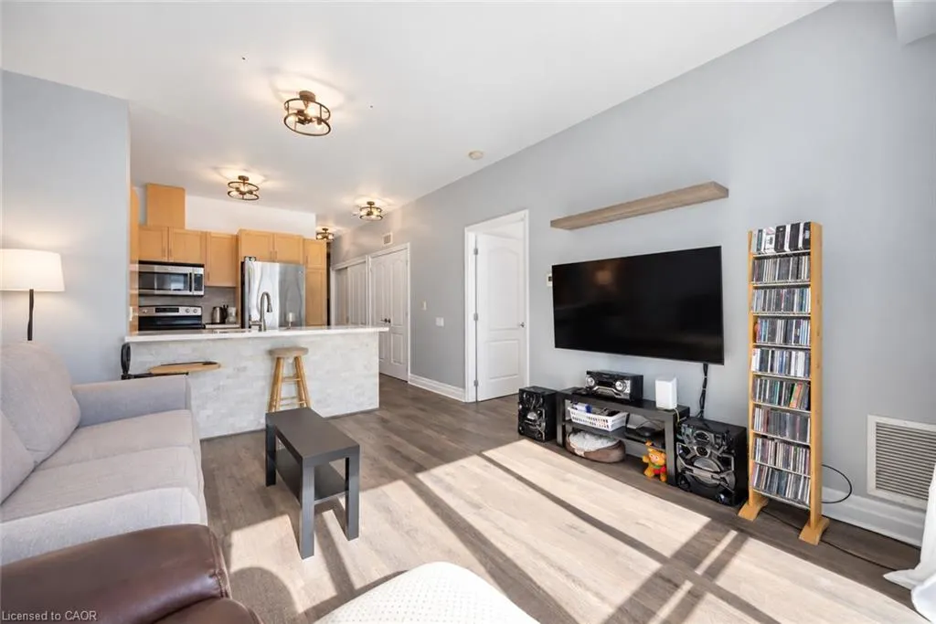 44 Bond Street W #306