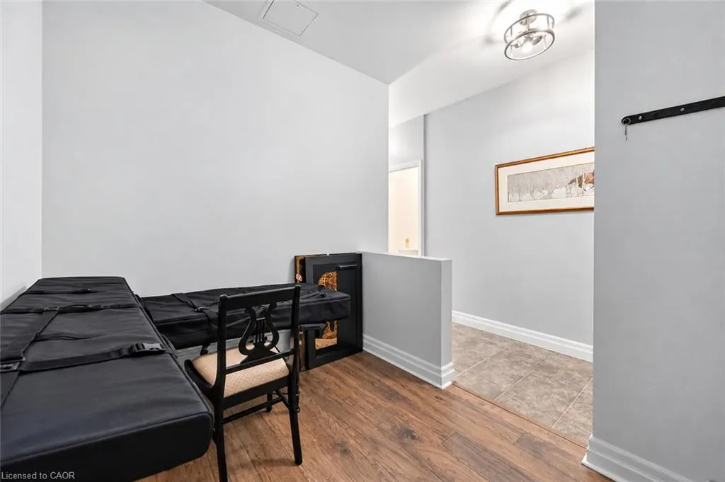 44 Bond Street W #306