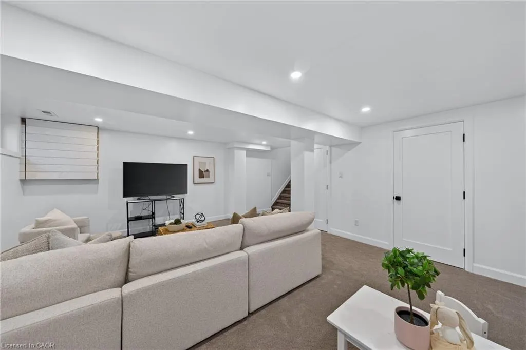 2604 Constable Road