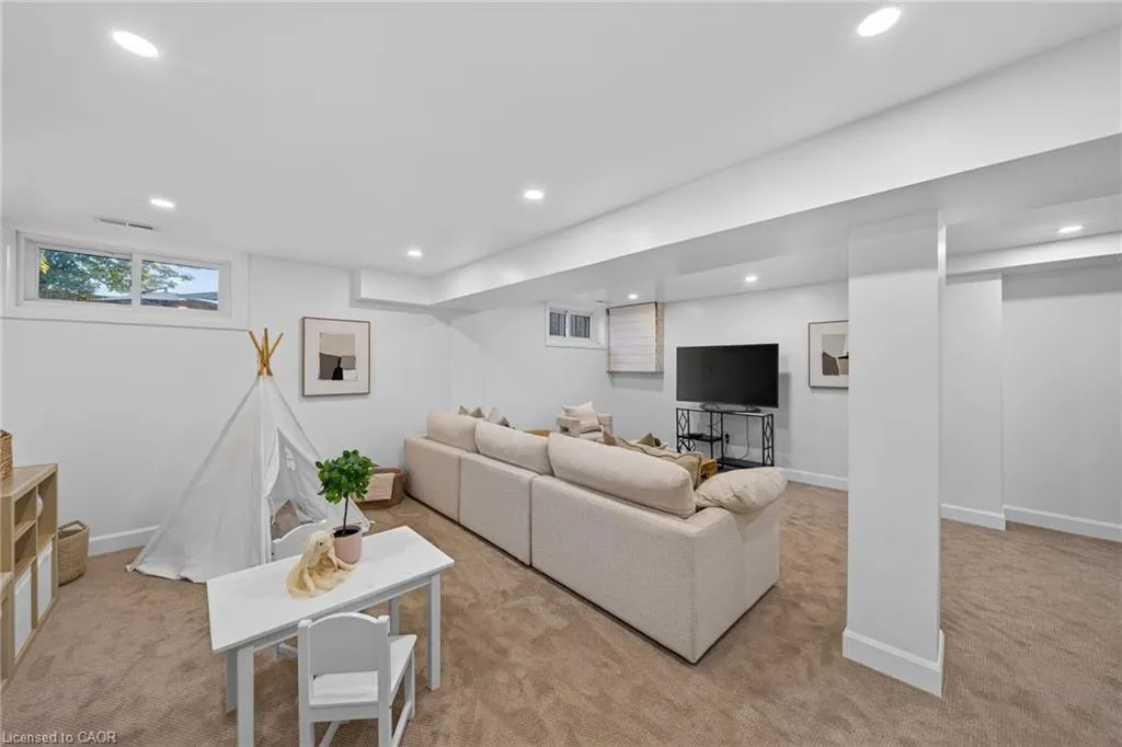 2604 Constable Road