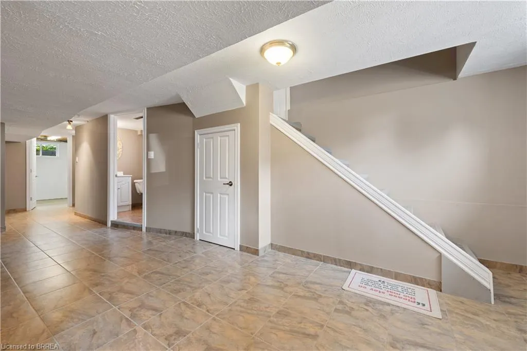 25 Wayne Drive