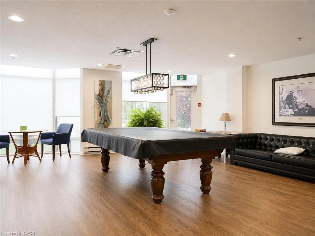 2511 Lakeshore Road W #216