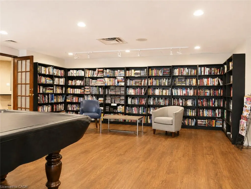2511 Lakeshore Road W #216