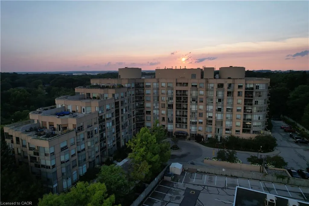 2511 Lakeshore Road W #216