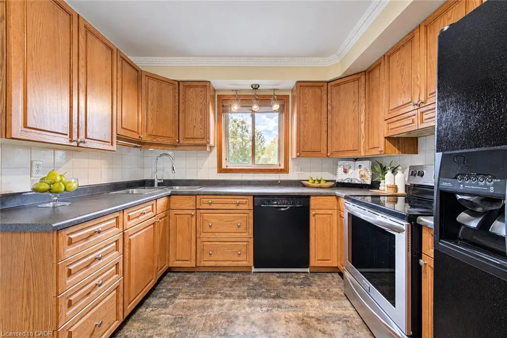 63 Winding Way