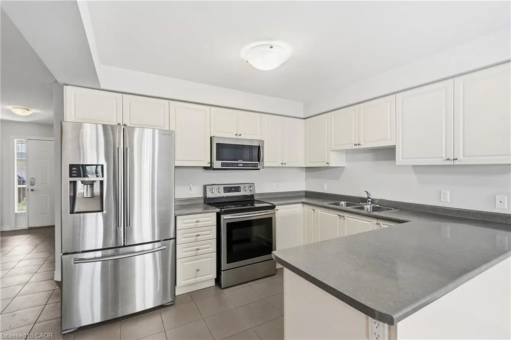 82 Charleswood Crescent