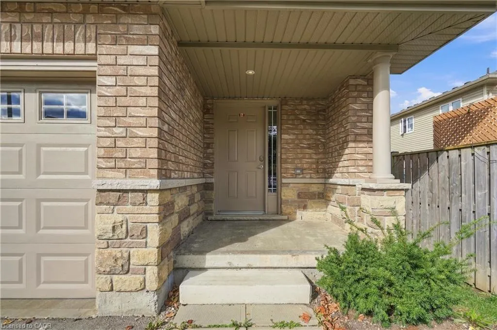 82 Charleswood Crescent