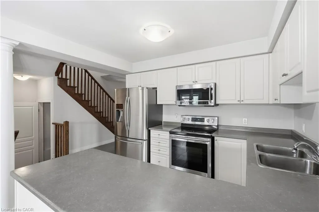 82 Charleswood Crescent