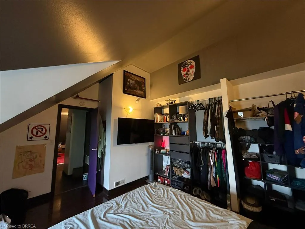 12 Bridgeport Road E #18