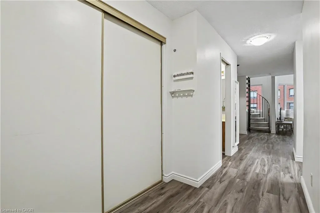 20 Ellen Street E #207