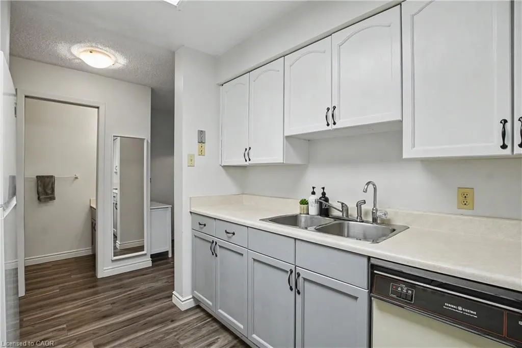 20 Ellen Street E #207