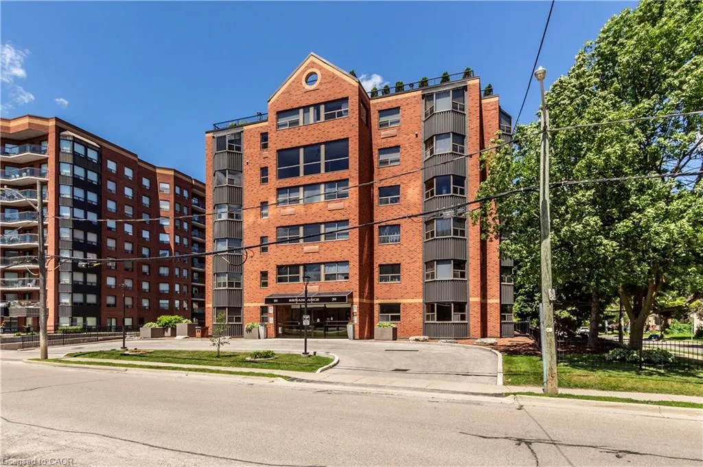 20 Ellen Street E #207
