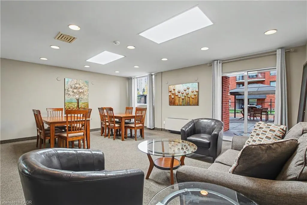 20 Ellen Street E #207