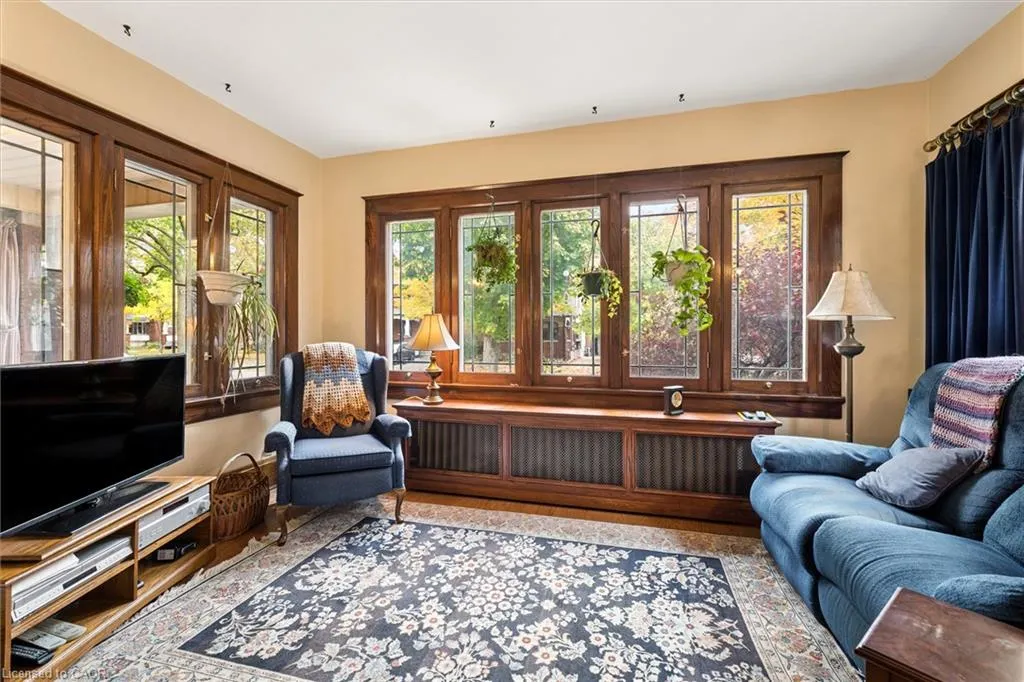 62 Heins Avenue