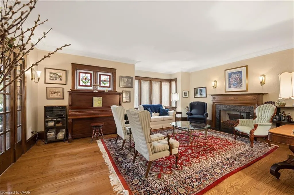 62 Heins Avenue