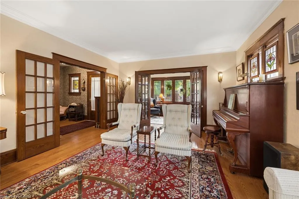 62 Heins Avenue