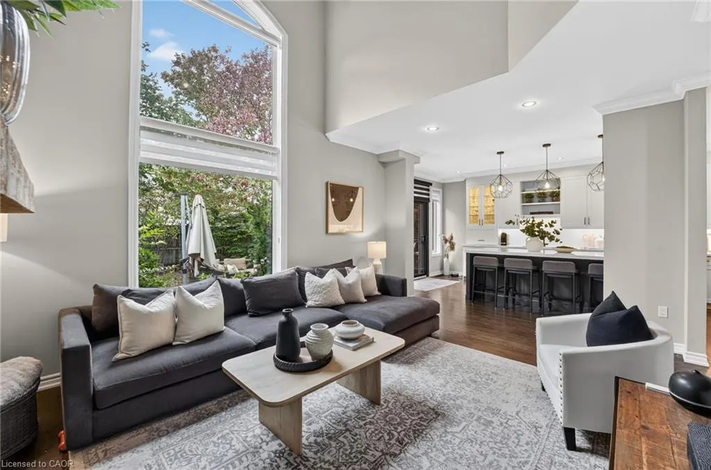 2243 Woodcrest Drive