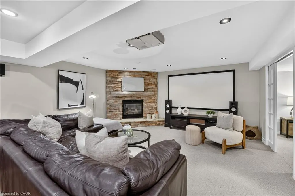 2243 Woodcrest Drive