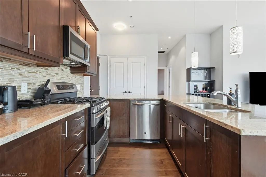 50 Murray Street W #403