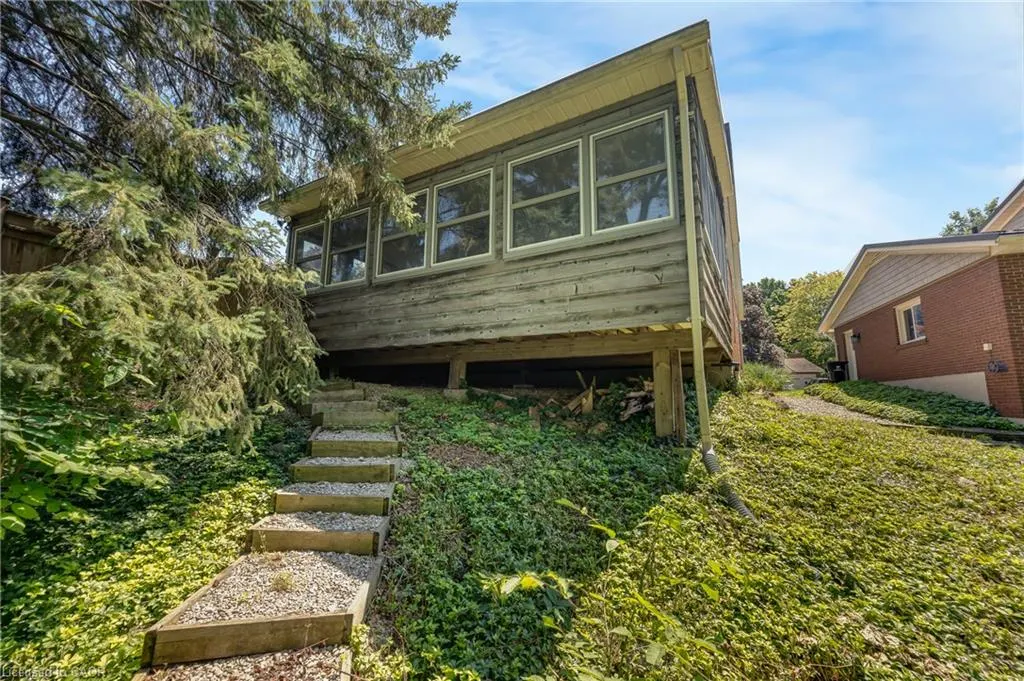 30 Westwood Crescent