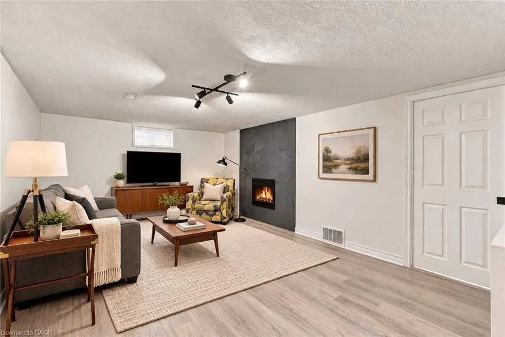 7 Colonel Butler Crescent