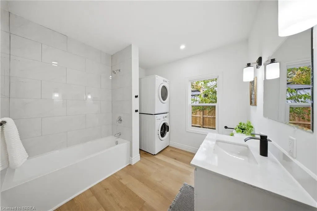 24 Park Road N