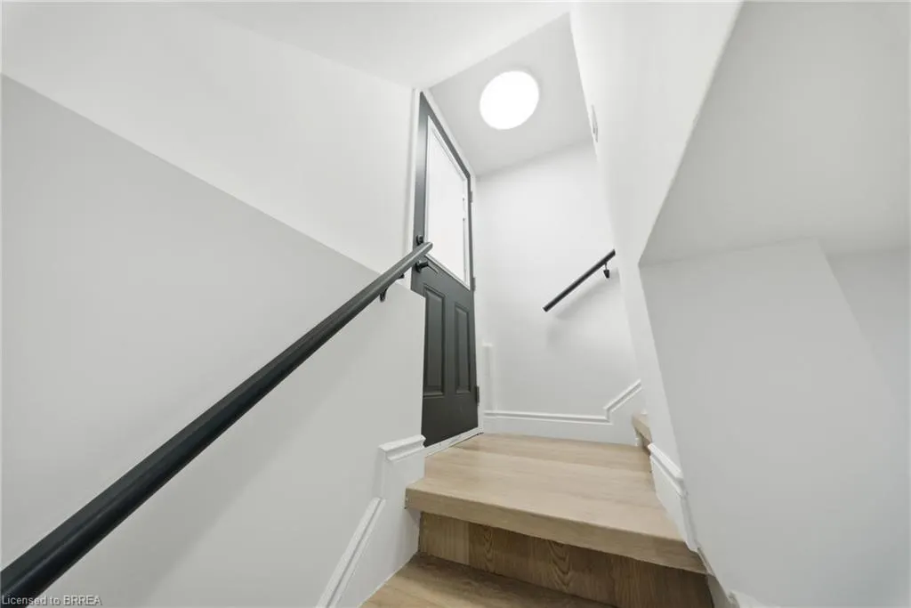 24 Park Road N