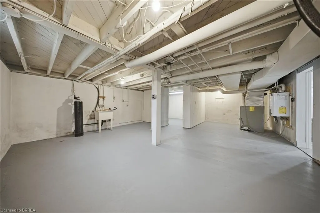 24 Park Road N