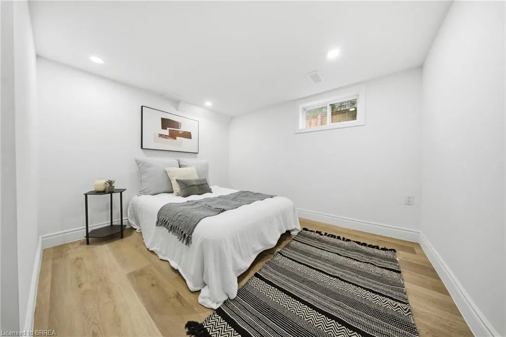 24 Park Road N