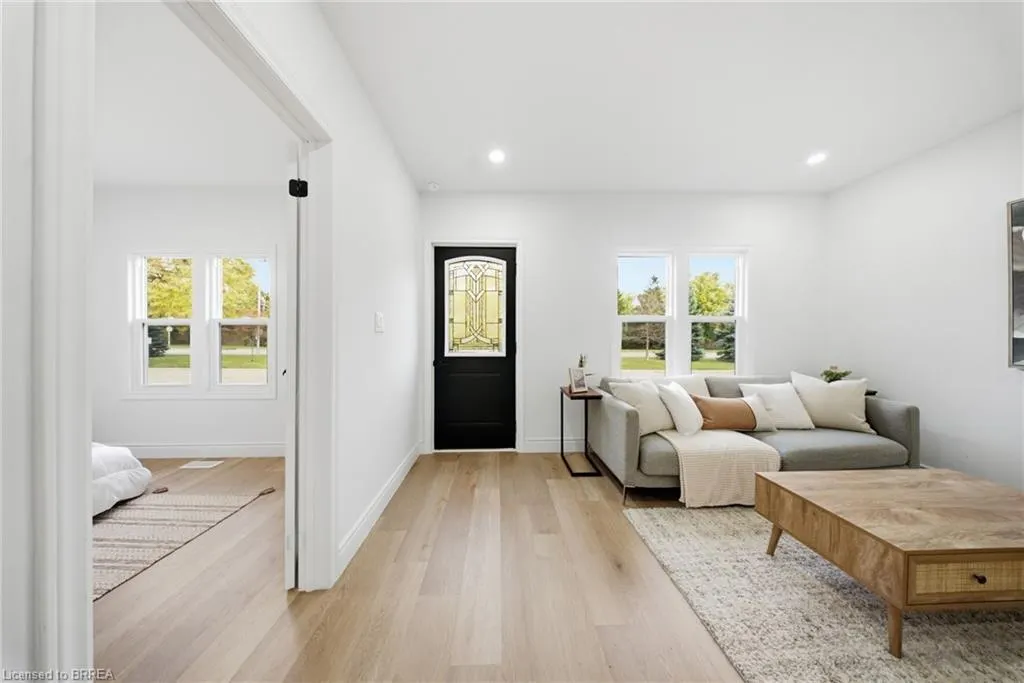 24 Park Road N