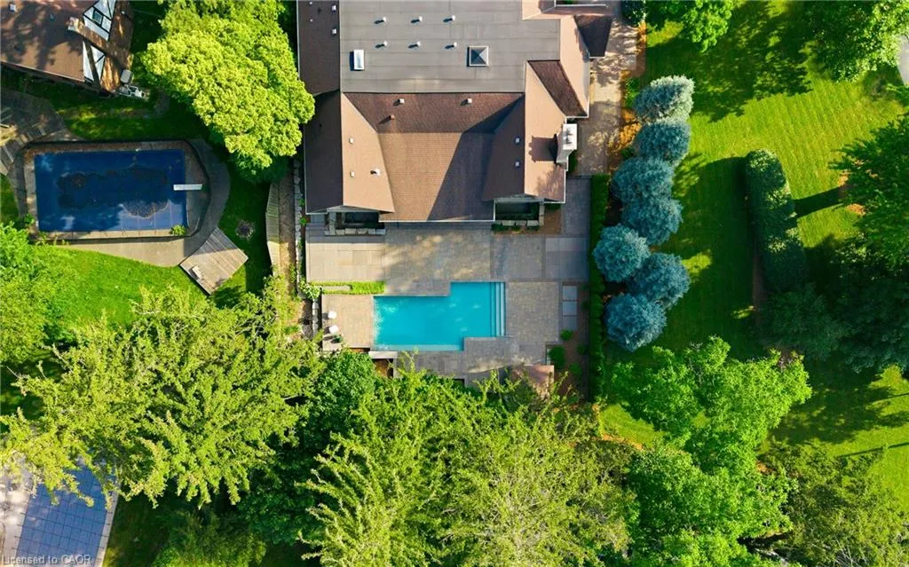 1098 Lakeshore Road W