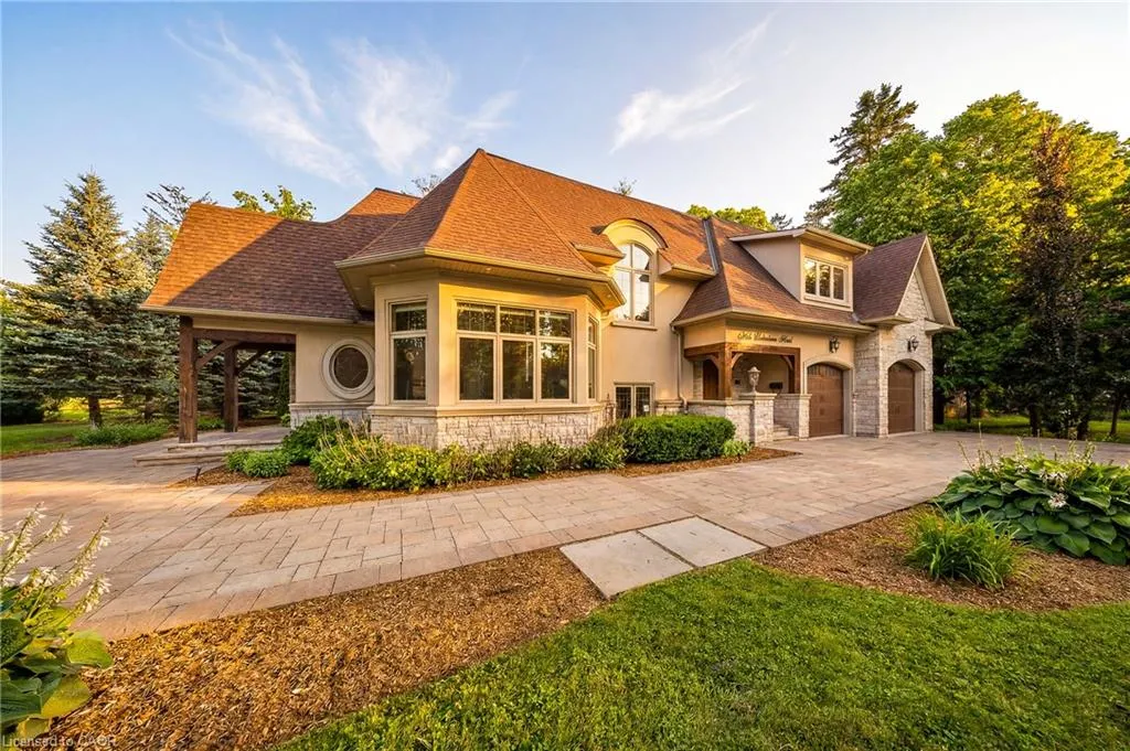 1098 Lakeshore Road W