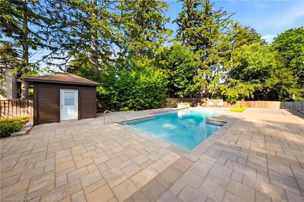 1098 Lakeshore Road W