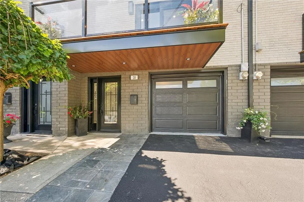 28 Borden Street