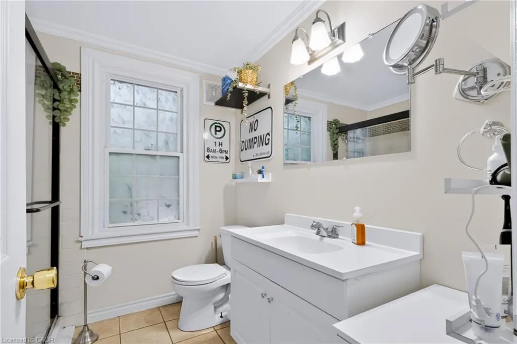 23 Forsyth Avenue S